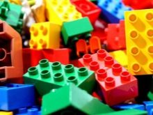 Що подарувати хлопчику на 2 роки? Яку іграшку можна подарувати дитині? Список подарунків для хрещеника і племінника