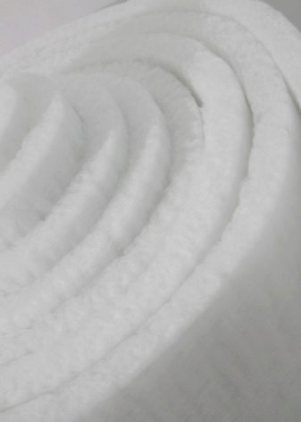 Що тепліше – пух або синтепон? Який з матеріалів краще на зиму? Особливості синтепуха. Яка між ними різниця?