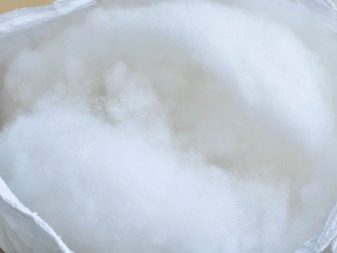 Що тепліше – пух або синтепон? Який з матеріалів краще на зиму? Особливості синтепуха. Яка між ними різниця?