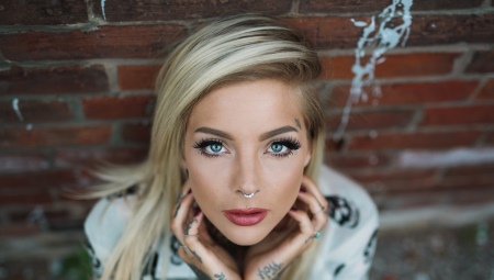 Сережка в ніс (101 фото): як вставити золоті сережки в ніс, кільце, обманка та інші популярні види