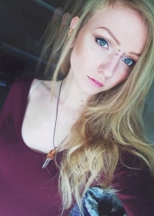 Сережка в ніс (101 фото): як вставити золоті сережки в ніс, кільце, обманка та інші популярні види