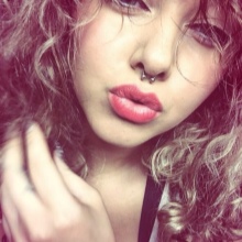 Сережка в ніс (101 фото): як вставити золоті сережки в ніс, кільце, обманка та інші популярні види