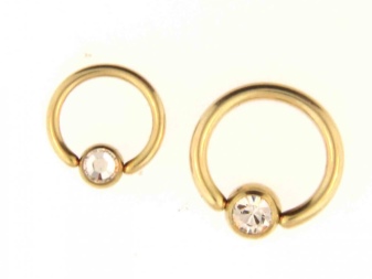 Сережка в ніс (101 фото): як вставити золоті сережки в ніс, кільце, обманка та інші популярні види