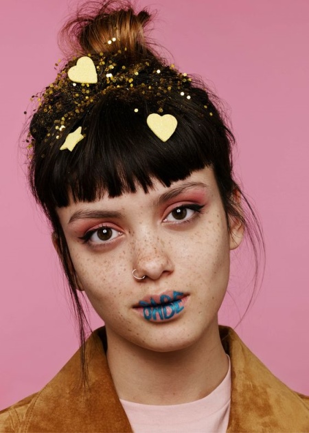 Сережка в ніс (101 фото): як вставити золоті сережки в ніс, кільце, обманка та інші популярні види