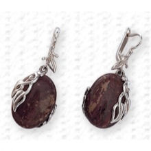 Сережки (143 фото): модні сережки 2020, які краще виглядають у вухах, моделі з полімерної глини, стильні сережки фріволіте і хрести