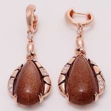 Сережки (143 фото): модні сережки 2020, які краще виглядають у вухах, моделі з полімерної глини, стильні сережки фріволіте і хрести