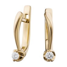 Сережки (143 фото): модні сережки 2020, які краще виглядають у вухах, моделі з полімерної глини, стильні сережки фріволіте і хрести