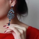 Сережки (143 фото): модні сережки 2020, які краще виглядають у вухах, моделі з полімерної глини, стильні сережки фріволіте і хрести