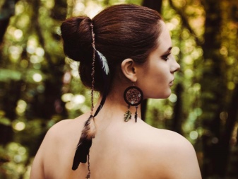 Сережки (143 фото): модні сережки 2020, які краще виглядають у вухах, моделі з полімерної глини, стильні сережки фріволіте і хрести