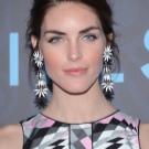 Сережки (143 фото): модні сережки 2020, які краще виглядають у вухах, моделі з полімерної глини, стильні сережки фріволіте і хрести