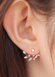 Сережки (143 фото): модні сережки 2020, які краще виглядають у вухах, моделі з полімерної глини, стильні сережки фріволіте і хрести