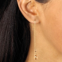 Сережки (143 фото): модні сережки 2020, які краще виглядають у вухах, моделі з полімерної глини, стильні сережки фріволіте і хрести