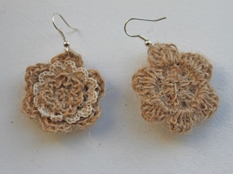 Сережки (143 фото): модні сережки 2020, які краще виглядають у вухах, моделі з полімерної глини, стильні сережки фріволіте і хрести