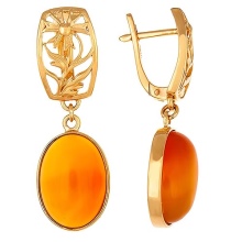 Сережки (143 фото): модні сережки 2020, які краще виглядають у вухах, моделі з полімерної глини, стильні сережки фріволіте і хрести