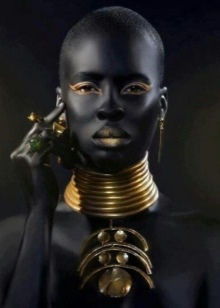 Сережки-біжутерія (68 фото): великі вечірні і великі повсякденні моделі, красиві і модні образи з люстрами