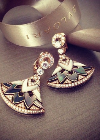 Сережки Bulgari (72 фото): сережки від іменитого бренду – скарб на ваших вухах