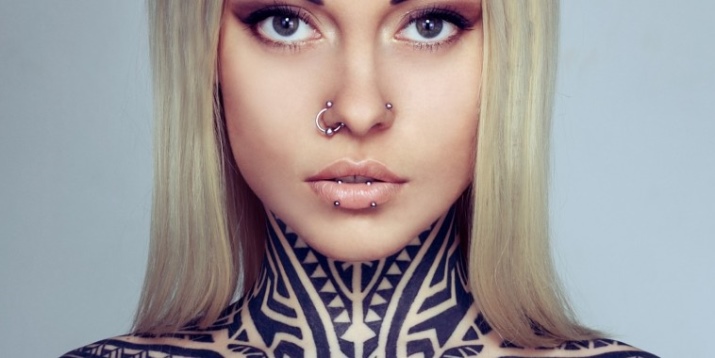 Сережки для пірсингу (94 фото): моделі сережок для вушок, пупка і носа, золоті для мови і губ та інші види