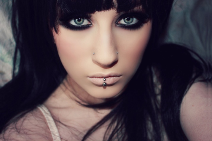 Сережки для пірсингу (94 фото): моделі сережок для вушок, пупка і носа, золоті для мови і губ та інші види