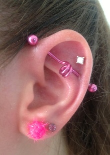 Сережки для пірсингу (94 фото): моделі сережок для вушок, пупка і носа, золоті для мови і губ та інші види