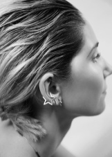 Сережки для пірсингу (94 фото): моделі сережок для вушок, пупка і носа, золоті для мови і губ та інші види