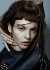 Сережки для пірсингу (94 фото): моделі сережок для вушок, пупка і носа, золоті для мови і губ та інші види