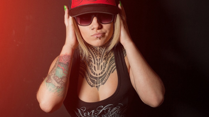 Сережки для пірсингу (94 фото): моделі сережок для вушок, пупка і носа, золоті для мови і губ та інші види