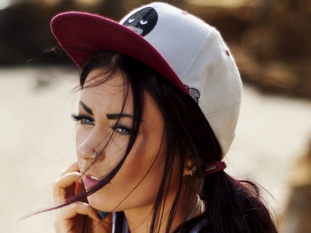 Сережки для пірсингу (94 фото): моделі сережок для вушок, пупка і носа, золоті для мови і губ та інші види