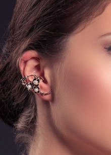 Сережки кафи (87 фото): як носити моделі на всі вухо із золота і срібла, як вони називаються і що це таке, види та відгуки