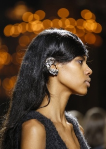 Сережки кафи (87 фото): як носити моделі на всі вухо із золота і срібла, як вони називаються і що це таке, види та відгуки