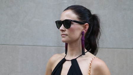 Сережки Oscar de la Renta (71 фото): моделі з бісеру та кришталю від модного будинку Оскар де ла Рента