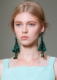 Сережки Oscar de la Renta (71 фото): моделі з бісеру та кришталю від модного будинку Оскар де ла Рента