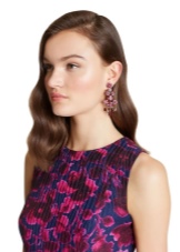 Сережки Oscar de la Renta (71 фото): моделі з бісеру та кришталю від модного будинку Оскар де ла Рента