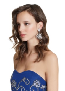 Сережки Oscar de la Renta (71 фото): моделі з бісеру та кришталю від модного будинку Оскар де ла Рента