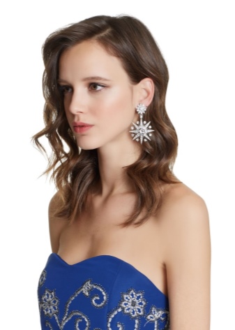 Сережки Oscar de la Renta (71 фото): моделі з бісеру та кришталю від модного будинку Оскар де ла Рента