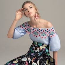 Сережки Oscar de la Renta (71 фото): моделі з бісеру та кришталю від модного будинку Оскар де ла Рента