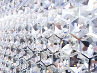 Сережки з кристалами Swarovski (65 фото): золоті і срібні сережки з камінням
