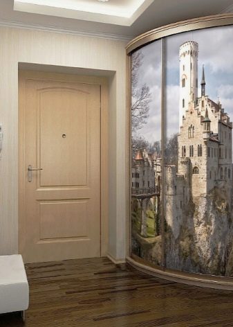 Шафа-купе в маленьку прихожу (59 фото): ідеї дизайну і розміри невеликих шаф, кутові моделі у вузьку передпокій