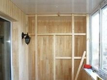 Шафи на балкон (108 фото): приклади вбудованих і пластикових балконних шаф, цікаві ідеї дизайну шаф з рольставнями і з вагонки