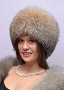 Шапка для жінки 50 років (78 фото): моделі для жінок після 40 років, старше 60 років і літніх жінок