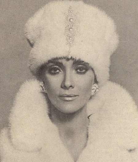 Шапка-кубанка (70 фото): моделі з чорнобурки, песця, каракулю, соболі і лисиці, з чим носити кубаночку жінкам