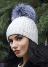Шапка з косами (78 фото): з градієнтом, з відворотом, з товстої пряжі, з вушками
