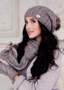 Шапка з косами (78 фото): з градієнтом, з відворотом, з товстої пряжі, з вушками