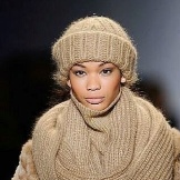 Шапка з відворотом (67 фото): модель зефирка, з англійської гумкою з двома вилогами, з великим широким коміром