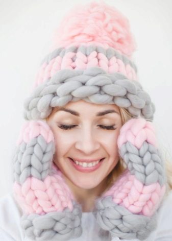 Шапка з відворотом (67 фото): модель зефирка, з англійської гумкою з двома вилогами, з великим широким коміром
