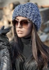 Шапка з відворотом (67 фото): модель зефирка, з англійської гумкою з двома вилогами, з великим широким коміром