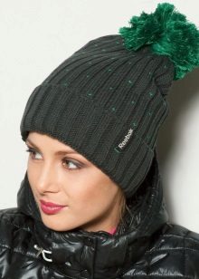 Шапка з відворотом (67 фото): модель зефирка, з англійської гумкою з двома вилогами, з великим широким коміром