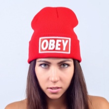 Шапка з відворотом (67 фото): модель зефирка, з англійської гумкою з двома вилогами, з великим широким коміром