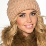 Шапка з відворотом (67 фото): модель зефирка, з англійської гумкою з двома вилогами, з великим широким коміром