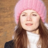 Шапка з відворотом (67 фото): модель зефирка, з англійської гумкою з двома вилогами, з великим широким коміром