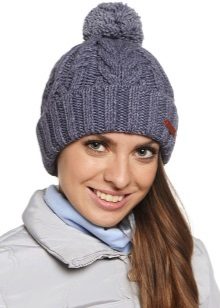 Шапка з відворотом (67 фото): модель зефирка, з англійської гумкою з двома вилогами, з великим широким коміром